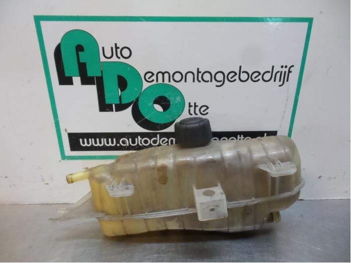 Réservoir d'expansion d'un Renault Clio (Clio 3 06-), Renault, -, 3 mois de garantie, Utilisé
