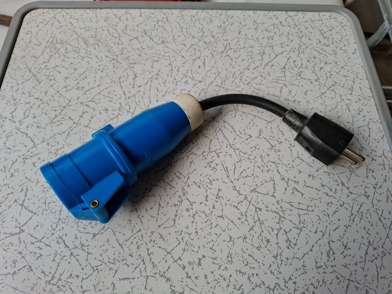 verloopstekker voor camping, Ophalen of Verzenden, Zo goed als nieuw