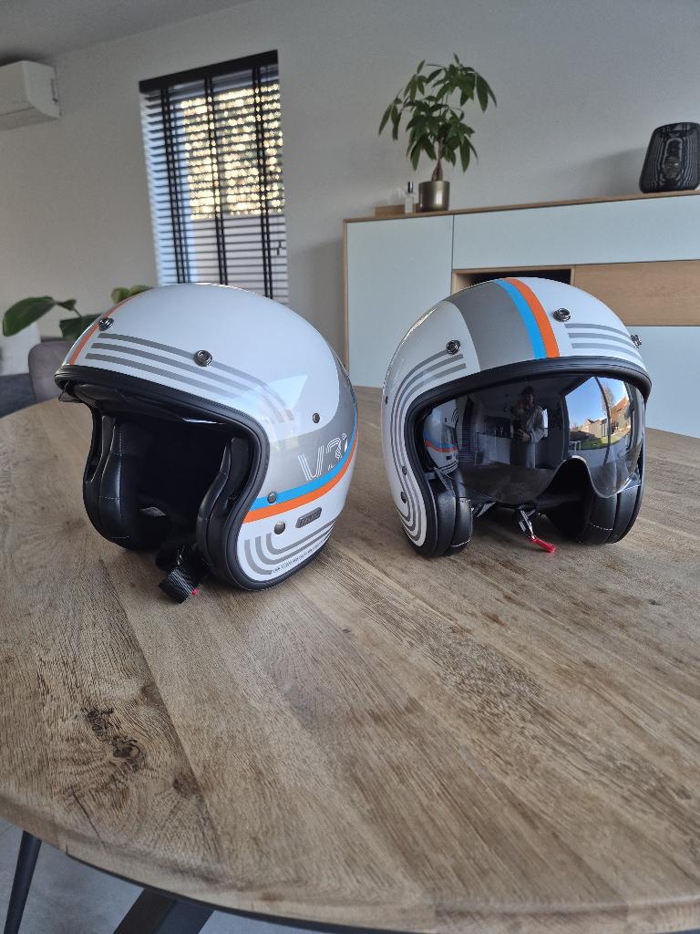 Scooter helmen in nieuwstaat!, Fietsen en Brommers, Ophalen, Zo goed als nieuw, Medium, HJC