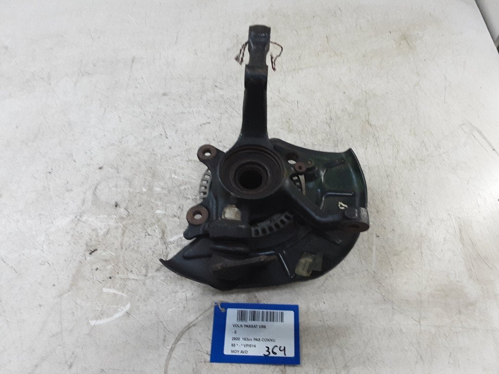 WIELNAAF RECHTS VOOR Volkswagen Passat (35I), Gebruikt, Volkswagen, Volkswagen AG, Kundenbetreuung@volkswagen.de