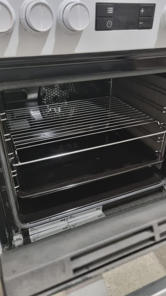 Cuisinière four