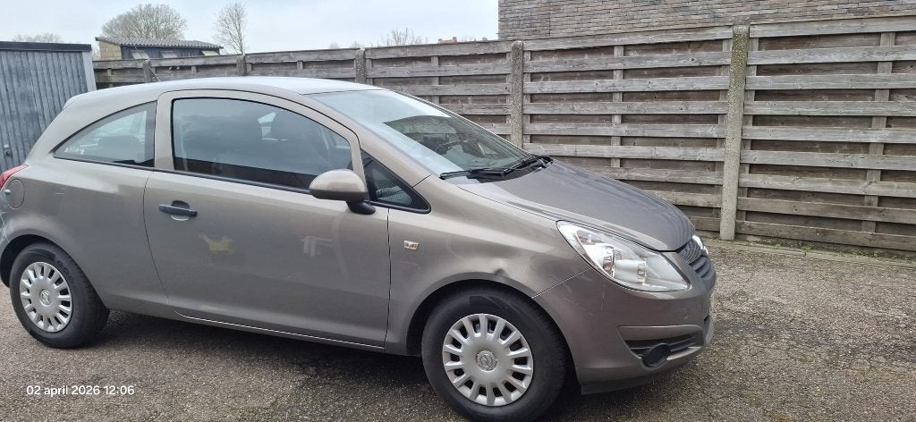 Opel Corsa D 1.2 benzine bwj2010.  2750€, Autos, Opel, Euro 5, Achat, Boîte manuelle, Noir