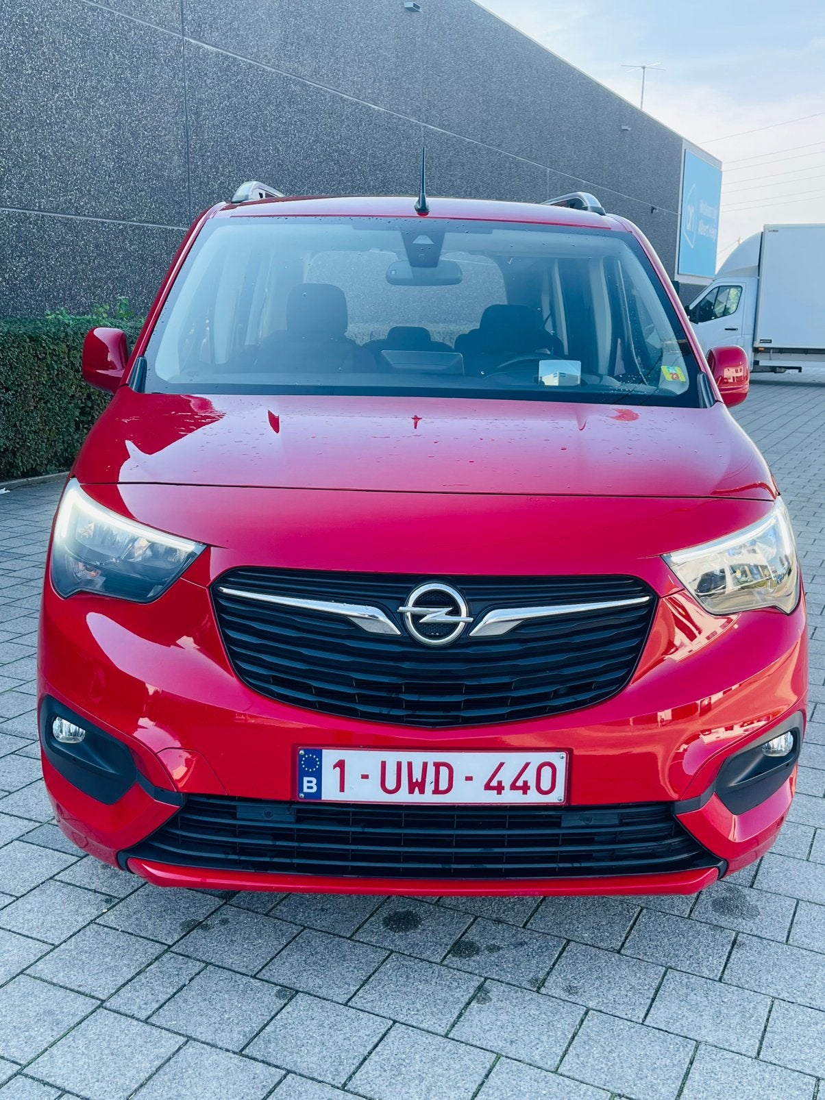 Te Koop: Prachtige Opel Combo life in een mooie rode kleur!, Auto's, Stof, Euro 6, 7 zetels, Handgeschakeld