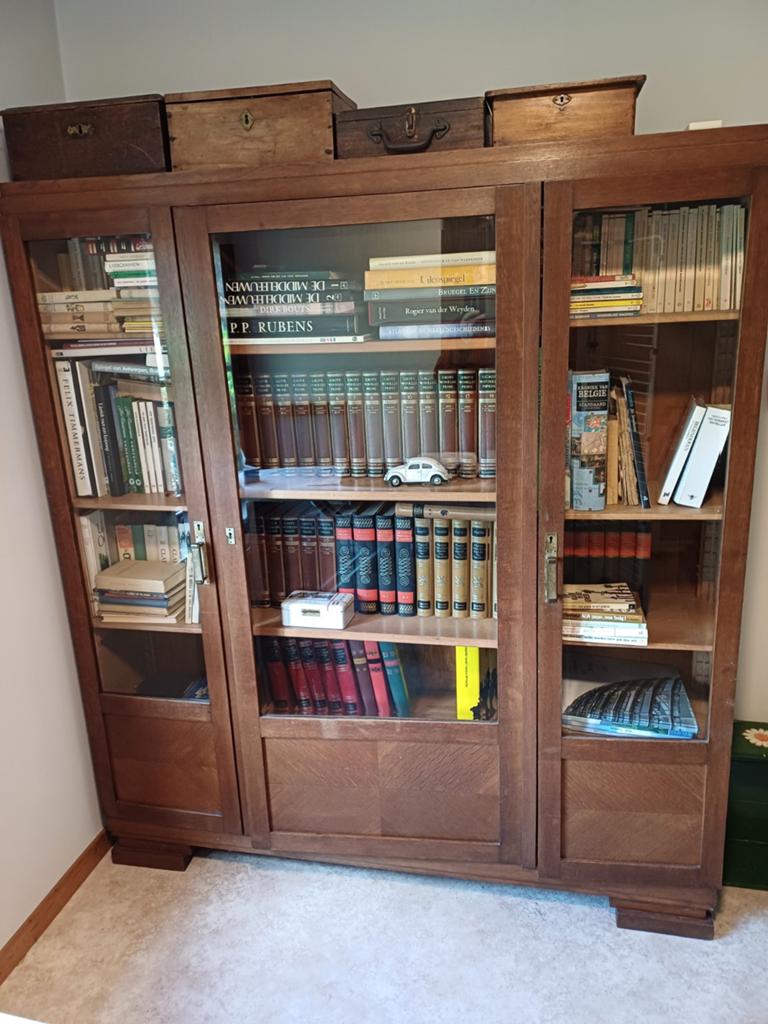 Étagère art déco, Enlèvement