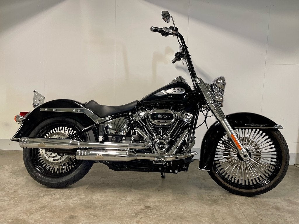 Harley-Davidson Cruiser SOFTAIL FLHCS HERITAGE CLASSIC MEXIC, Motoren, Harley-Davidson, Customerservices@harley‑davidson.com, 3700 West Juneau Avenue
WI 53208  Milwaukee, US