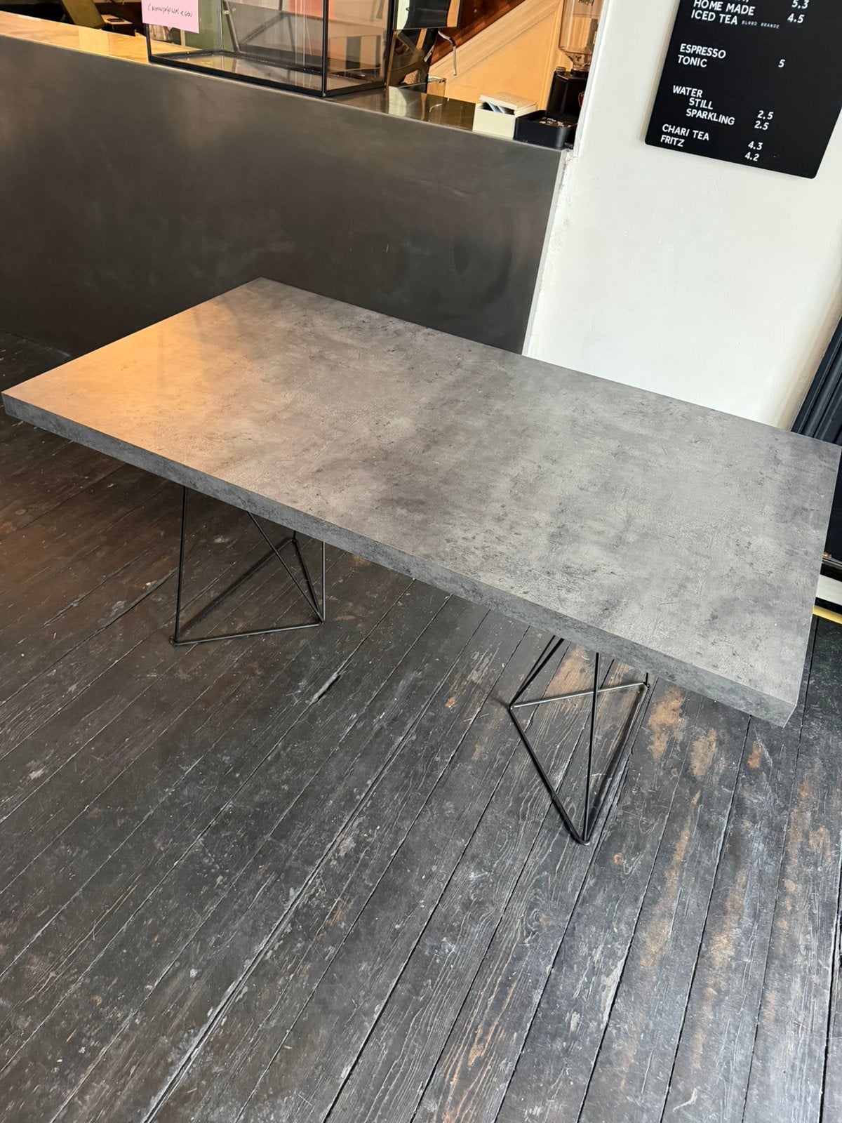 Eettafel betonlook, Enlèvement, Utilisé