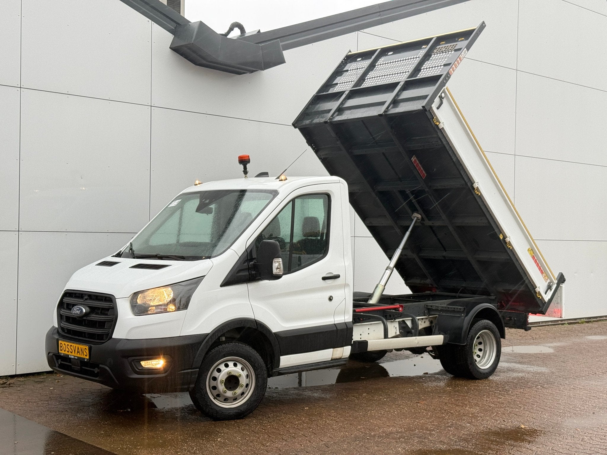 Ford Transit 2.0 TDCI 165PK Kipper 3.5t Trekhaak Airco Camer, Auto's, Voorwielaandrijving, 1995 cc, 4 cilinders, Wit