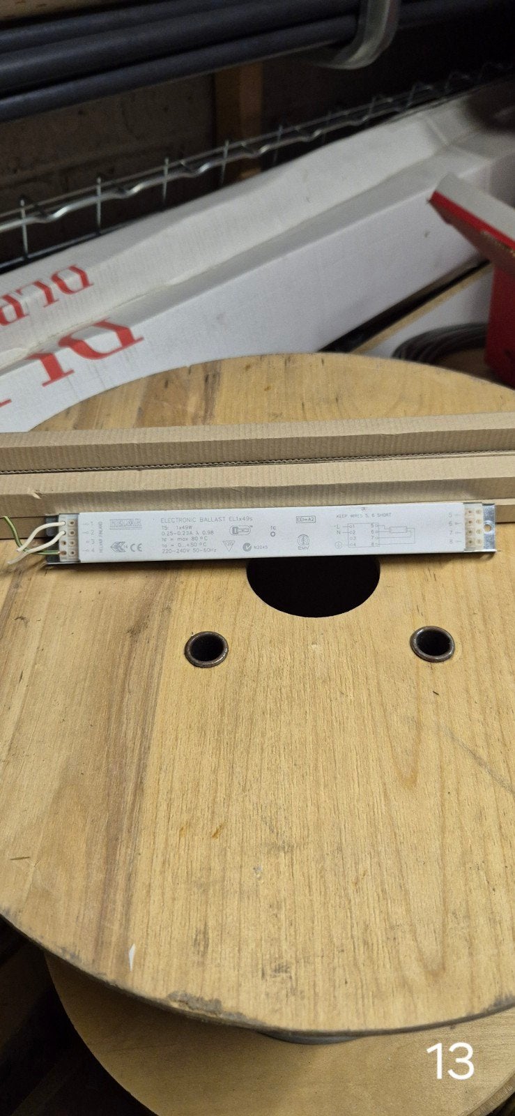 Lot de 41 ballasts électroniques Helvar EL1x49s T5, Bricolage & Construction, Éclairage de chantier, Enlèvement