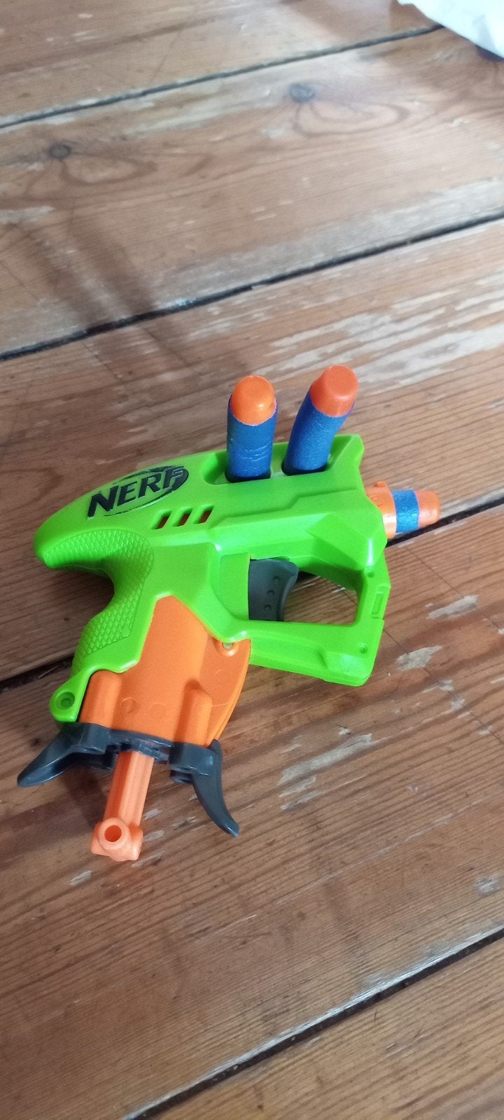 pistolet Nerf Nanofire de couleur vert, Enlèvement, Comme neuf