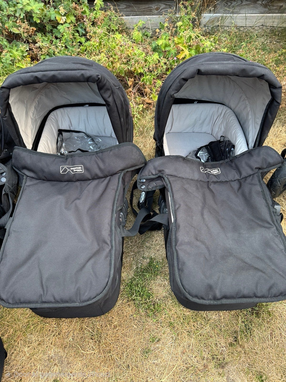 Mountain Buggy Duet Carrycots, Autres marques, Voiture duo, Enlèvement, Utilisé