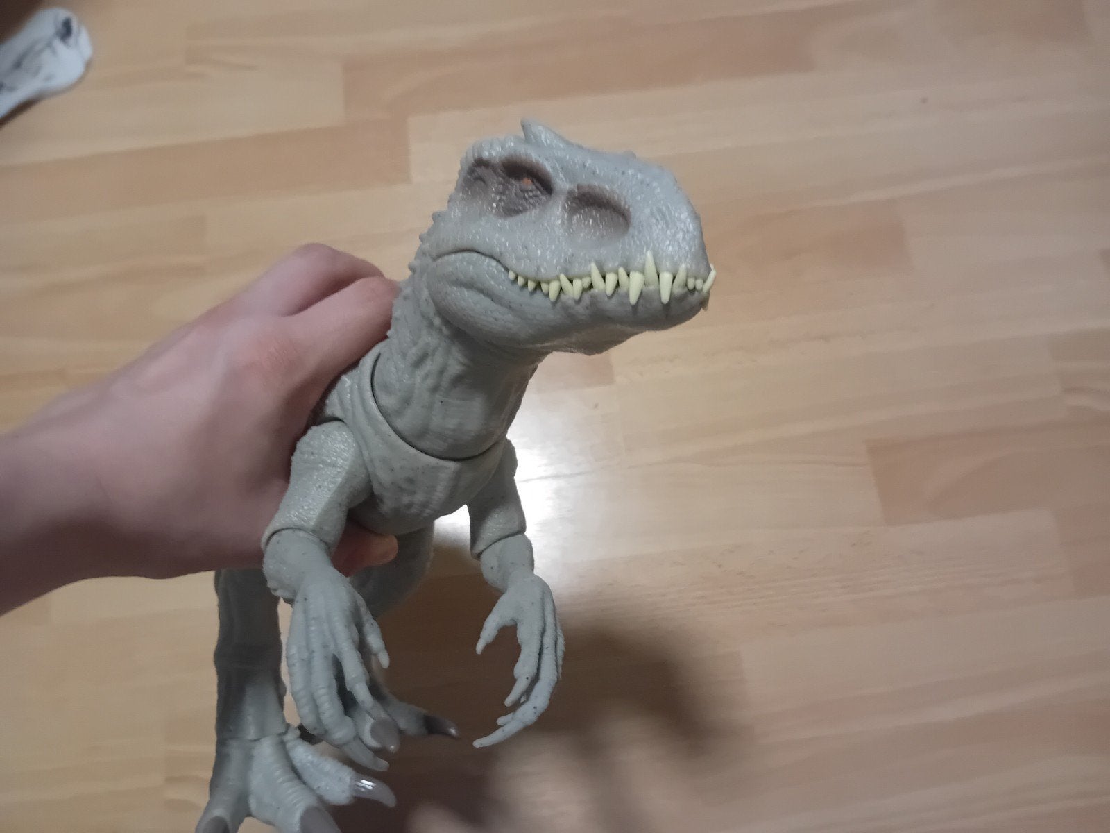 Indominus rex speelgoed, ook geen batterijen inbegrepen, Ophalen