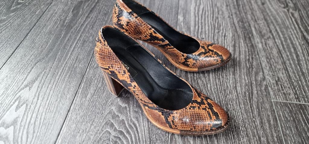 Pumps Zinda, Kleding | Dames, Pumps, Bruin, Ophalen of Verzenden, Zo goed als nieuw
