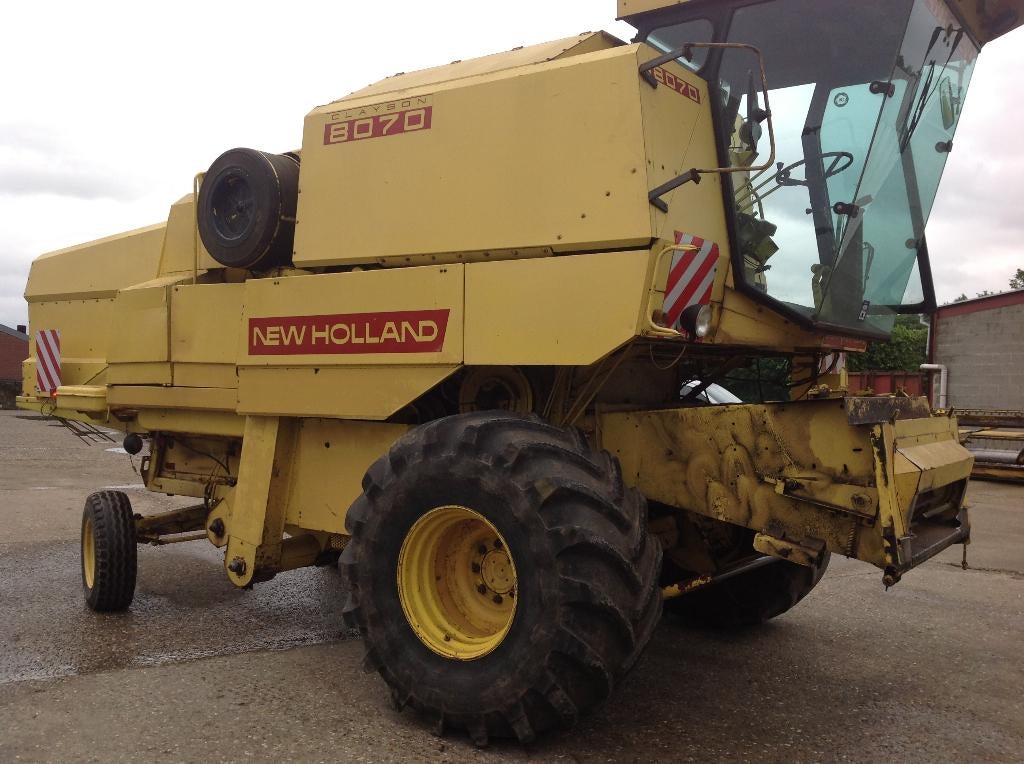 recherché : New Holland 8070, Utilisé, 2500 à 5000, New Holland, 120 à 160 ch