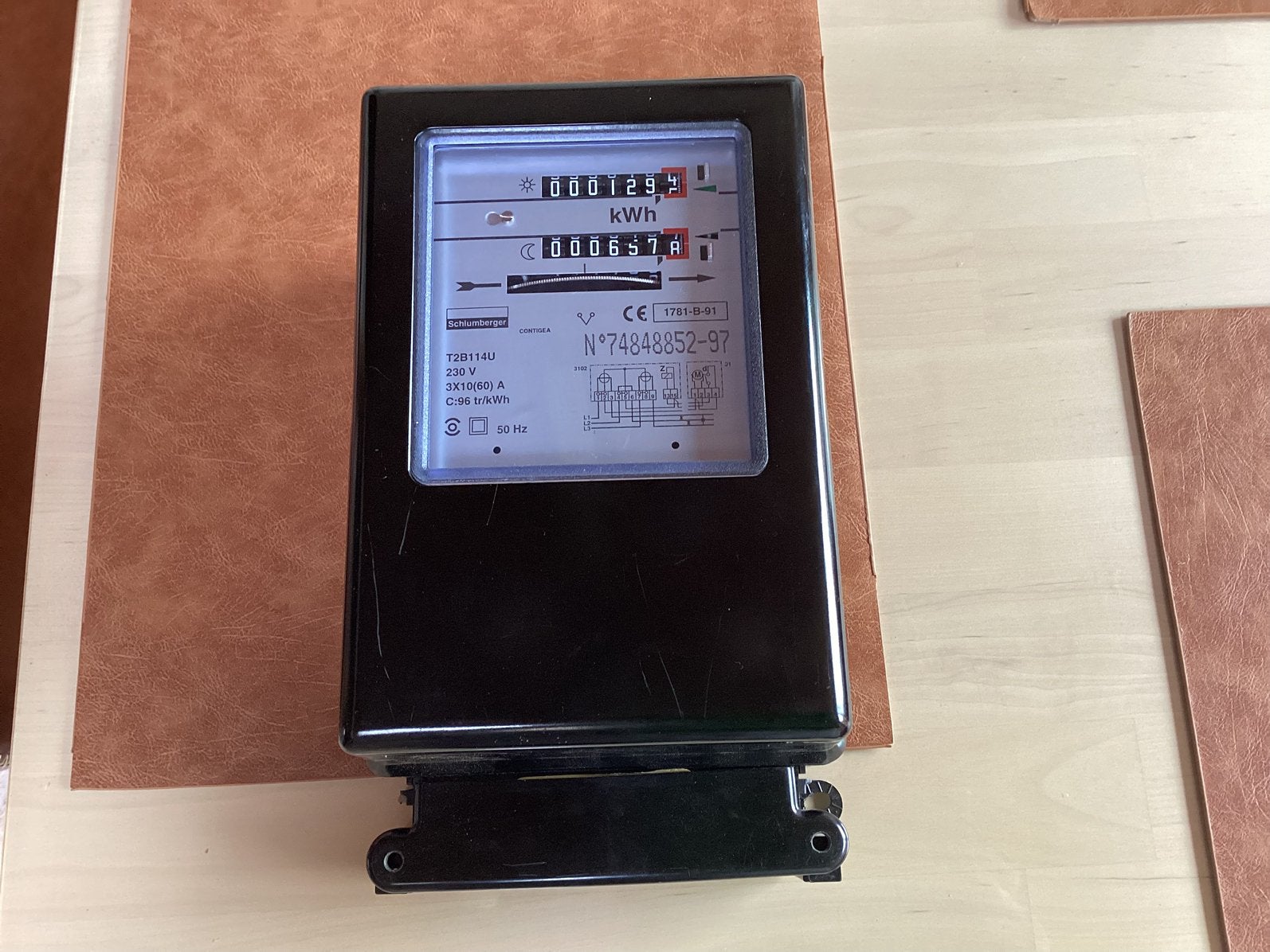 Analoge driefasige kwh-meter - Tussenmeter krachtstroom, Ophalen