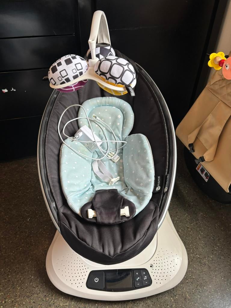 4mom mamaroo 4, Kinderen en Baby's, Wipstoeltjes, Ophalen, Zo goed als nieuw, Schommelstoel