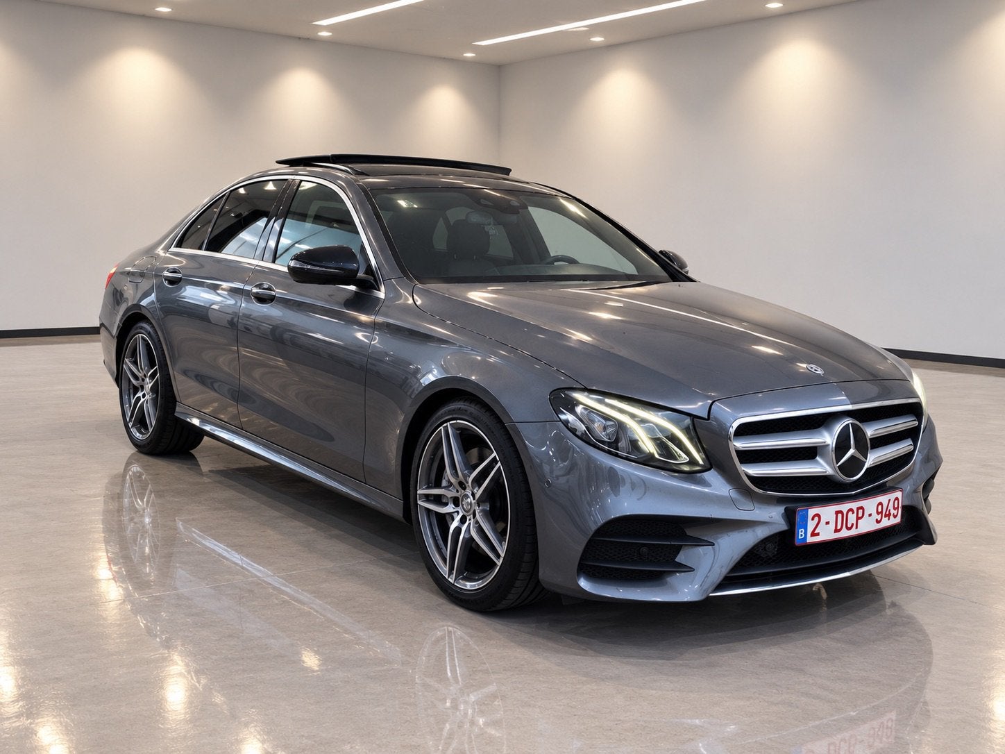 MERCEDES E220D 2.2 AMG LINE PANO NAVI ACC LINE ASSIST, Auto's, Automaat, Dealer onderhouden, Achterwielaandrijving, 4 cilinders