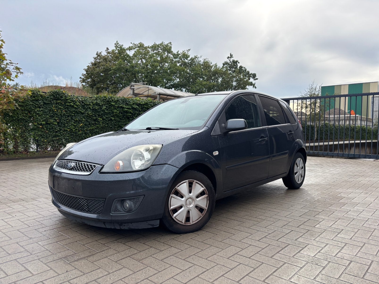 Ford Fiesta 1.3iEssence/2008/Climatisation/Ghia/1.149€, Autos, Argent ou Gris, Achat, Entreprise, Boîte manuelle
