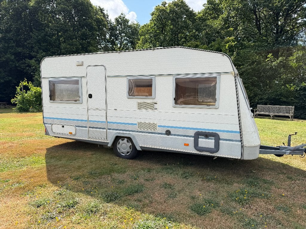 Caravane 4 couchages, Caravanes & Camping, Caravanes, Particulier, jusqu'à 4, 1000 - 1250 kg, Siège standard, Knaus, 2 lits séparés