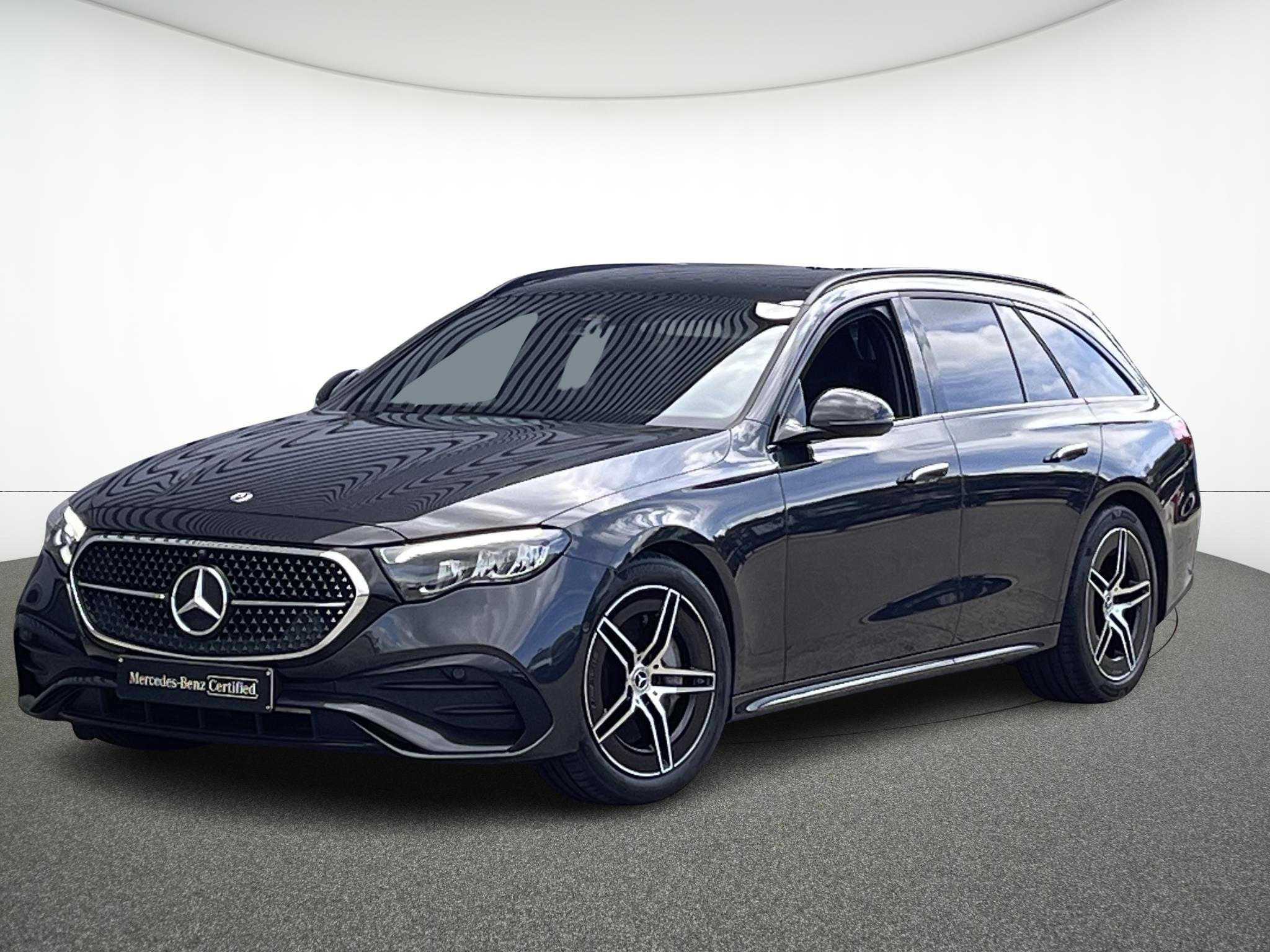 Mercedes-Benz E-Klasse Break 220 d T AMG Pano Trekhaak, Autos, Mercedes-Benz, Argent ou Gris, Euro 6, Entreprise, https://public.car-pass.be/vhr/a4cac2ac-90d2-4ed6-8dcd-87f6bb5f8351