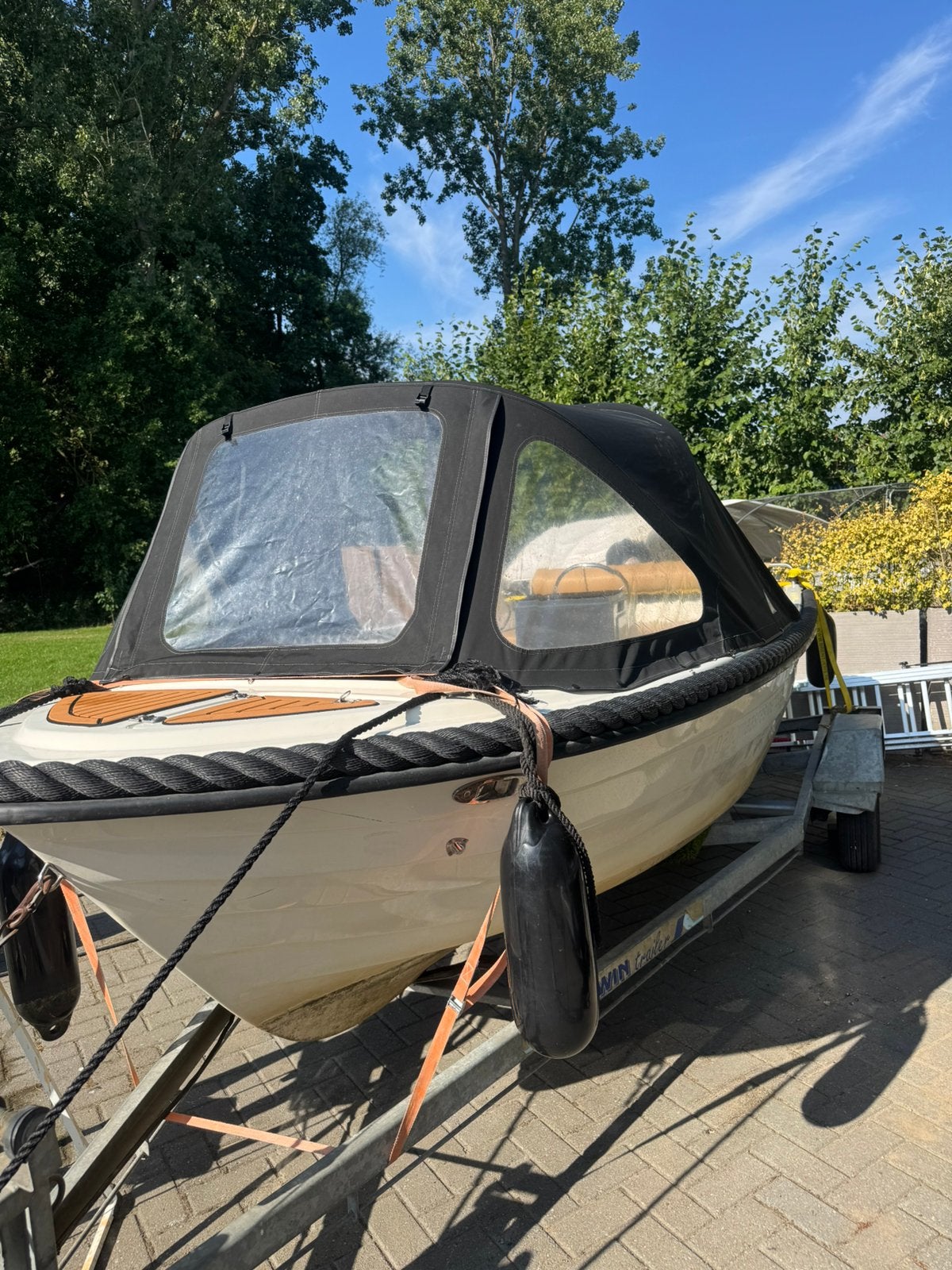 Lioness sloep 455 met trailer, Ophalen, Zo goed als nieuw, Buitenboordmotor, Trailer