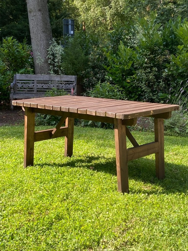 Robuuste massief houten tuintafel 140 x 80cm, Ophalen, Zo goed als nieuw, Rechthoekig, Hout