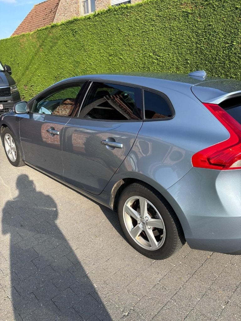 Volvo V40 T3 2.0 Benzine 2018, Autos, Volvo, Particulier, V40, ABS, Caméra de recul, Airbags, Air conditionné, Phares Bi-Xénon