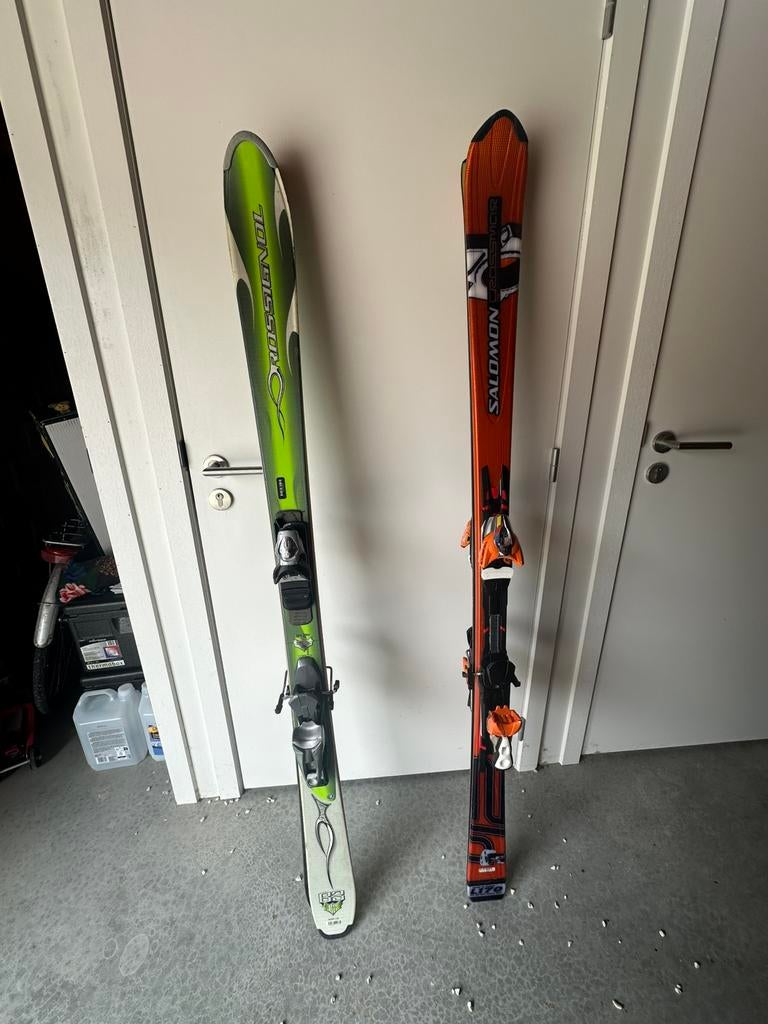 2 paar ski’s met bindingen, Sports & Fitness, Enlèvement, Utilisé, Ski, Salomon