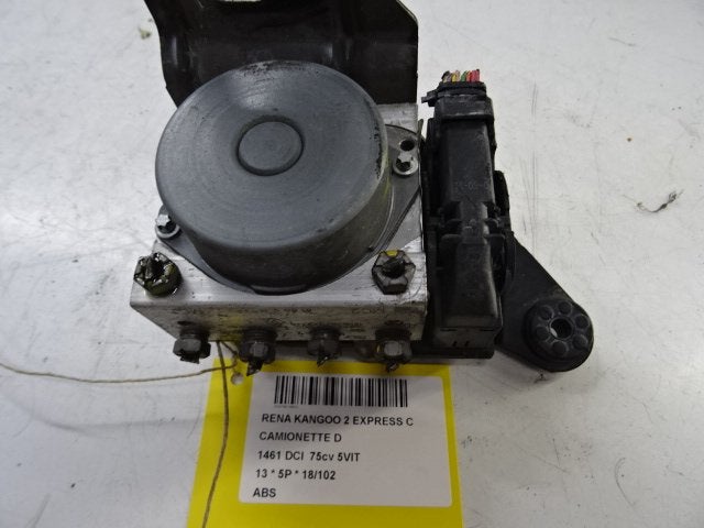 ABS POMP Renault Kangoo Express (FW) (01-2008/-) (020613), Gebruikt, Renault, Mevr. I. Hauben, Rue de l'Espoir 34 34
4030  GRIVEGNÉE, BE