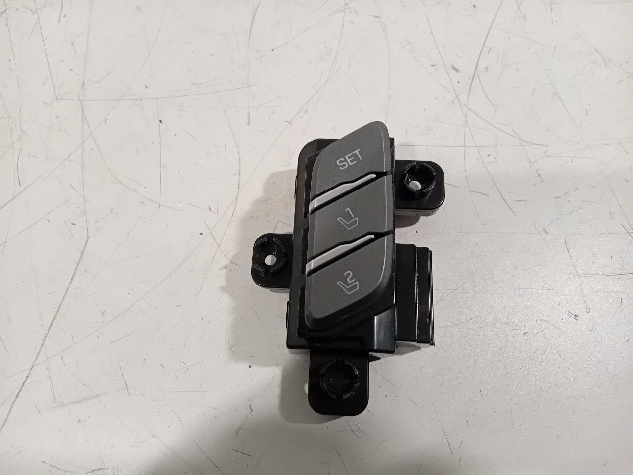 Stoelverstelling schakelaar Hyundai Ioniq, Onderdelen@venauto.nl, Van der Ven Autorecycling B.V., Gebruikt, Ettenseweg 76, 4706 PB Roosendaal, The Netherlands