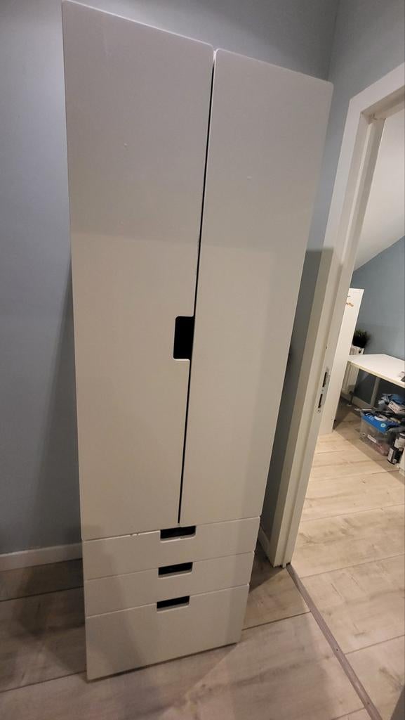 Ikea stuva kleerkast, Enlèvement