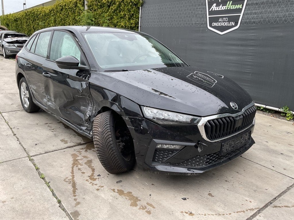 PARE-CHOCS AVANT Skoda Scala (01-2019/-) (|657807221F|), Pare-chocs, Utilisé, Info@skoda-auto.de, Skoda