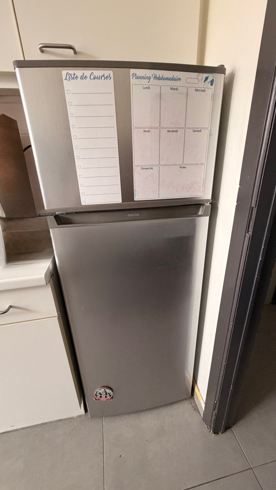 Frigo, Avec compartiment congélateur, Utilisé, 45 à 60 cm, 150 à 200 litres