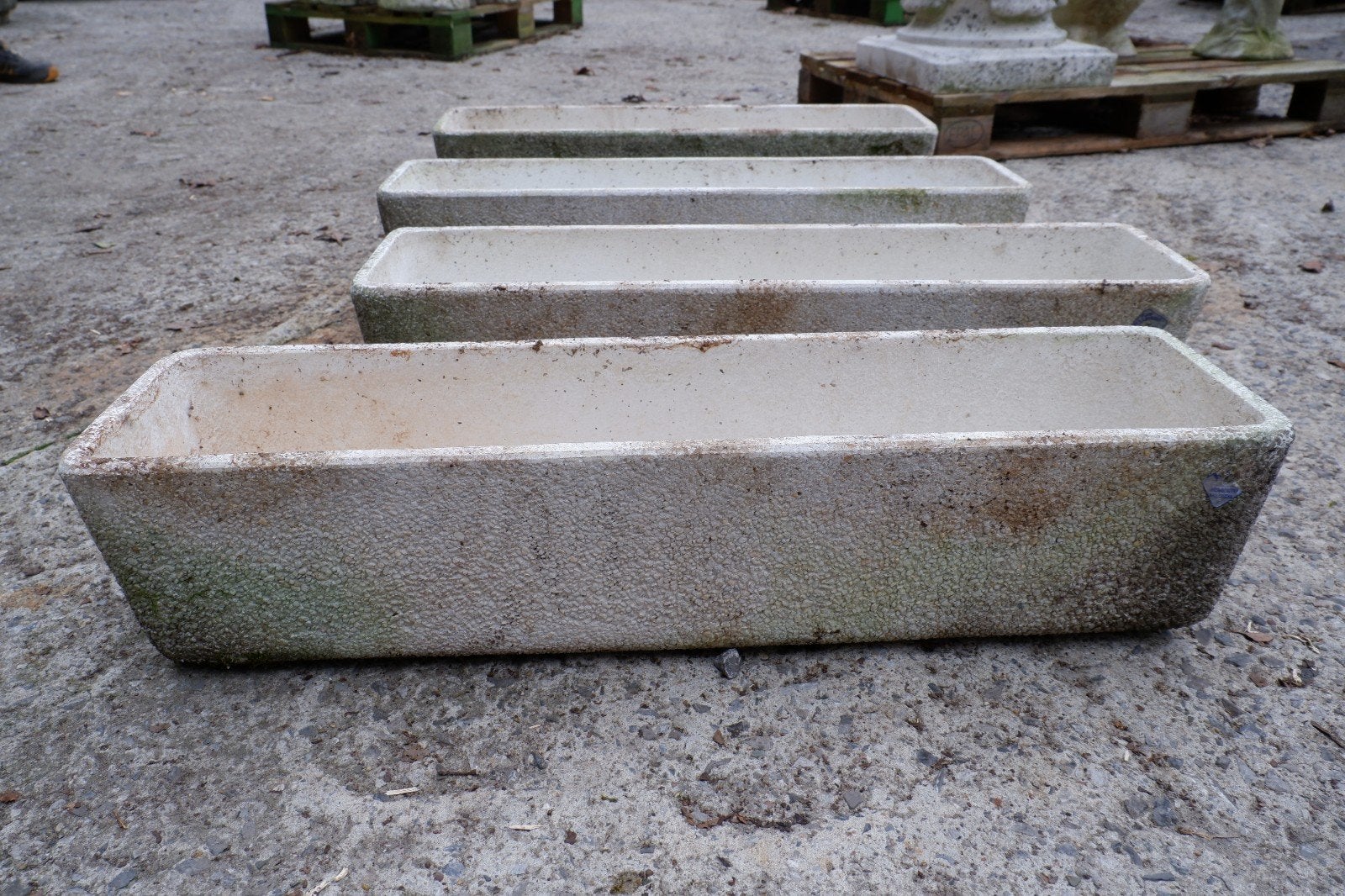 Lot 5 jardinières en béton, Béton