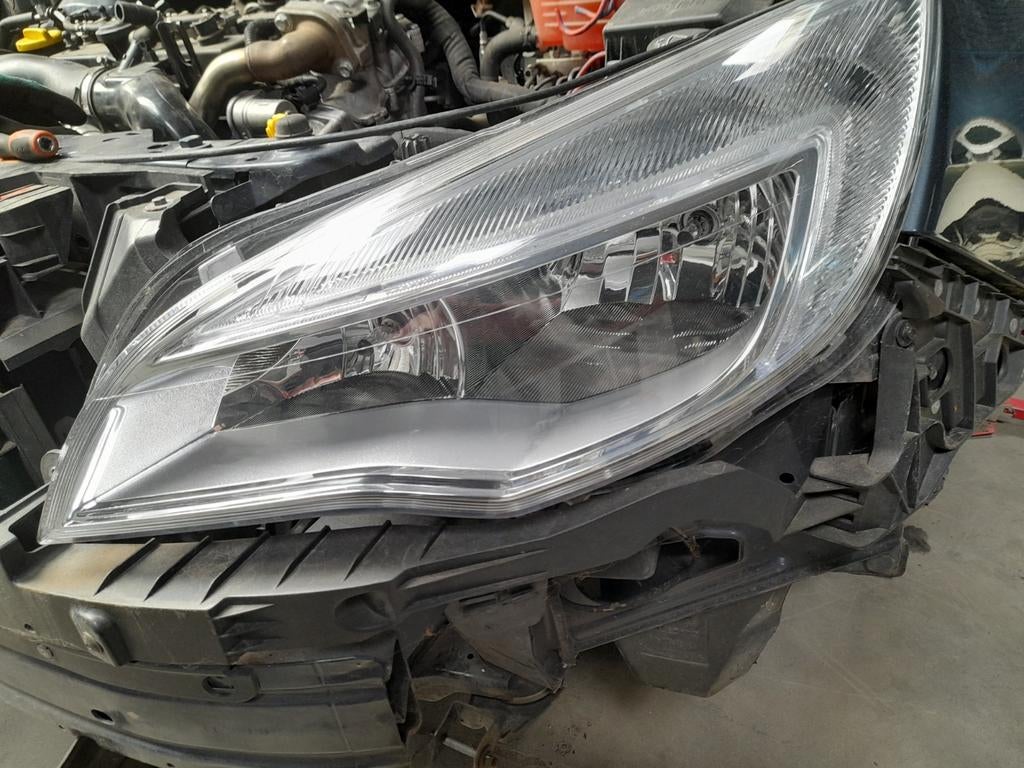 Phares avant d'origine OPEL ASTRA J 2011 / 5060 AUVELAIS, Enlèvement ou Envoi, Utilisé, Opel