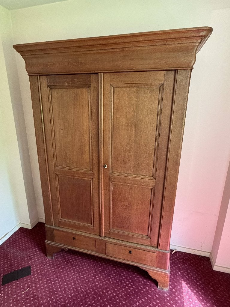 Armoire ancienne en chêne massif 2 portes