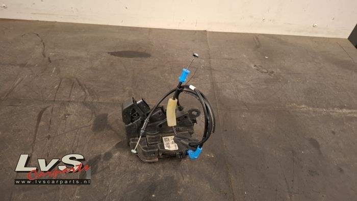 Serrure portière mécanique 4portes avant droite d'un Opel, -, Opel, 3 mois de garantie, Utilisé