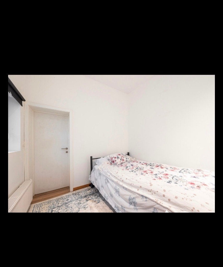 Metalen bed, Ophalen, Zwart, 140 cm, Zo goed als nieuw