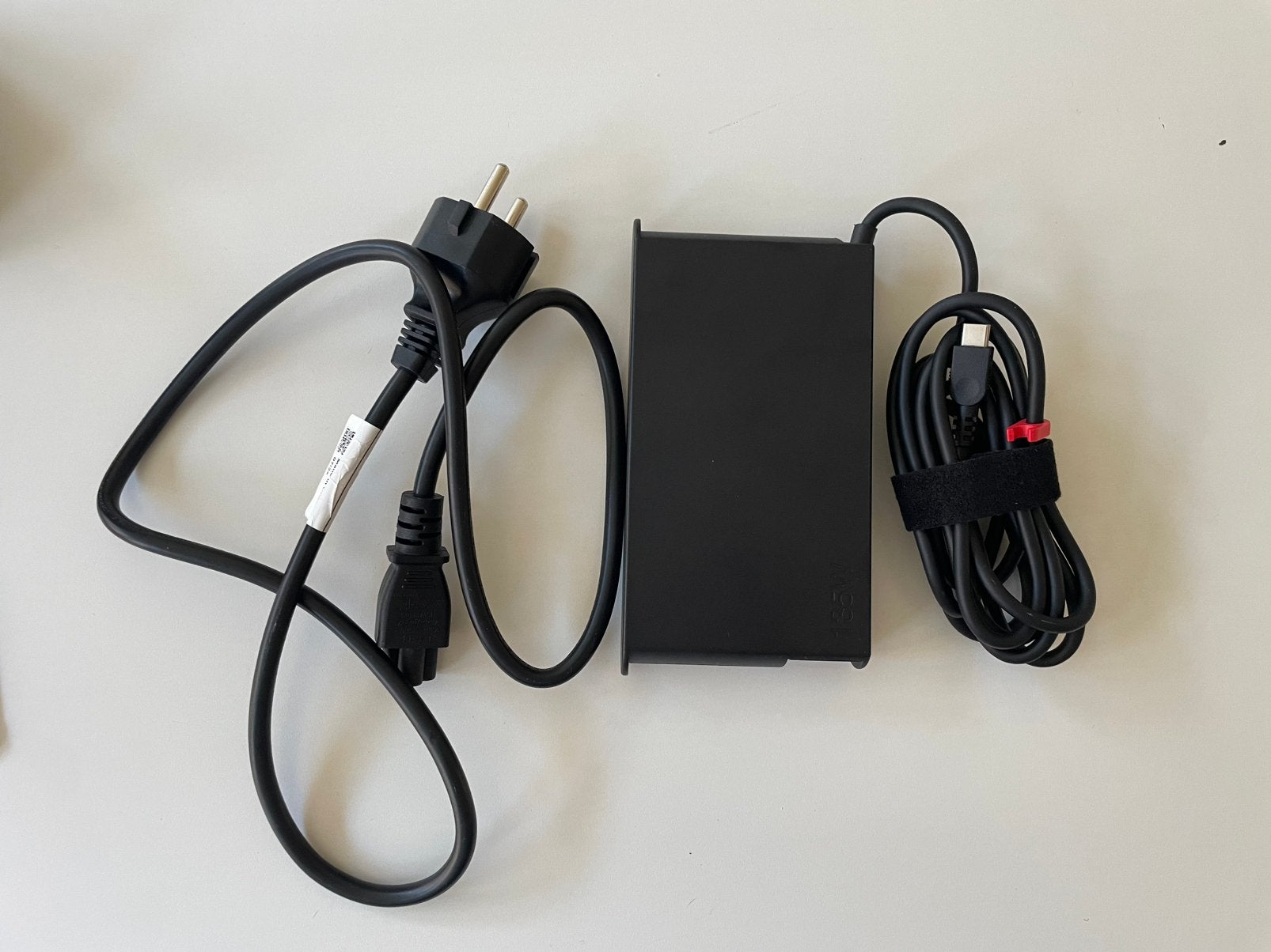 Chargeur Lenovo 135W complet + câble alimentation et usb C, Enlèvement ou Envoi, Comme neuf