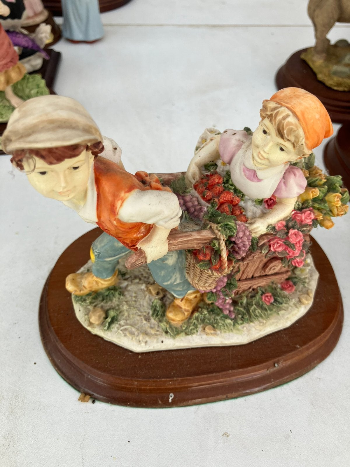 Beeld leonardo collectie off to market, Antiek en Kunst, Curiosa en Brocante, Ophalen