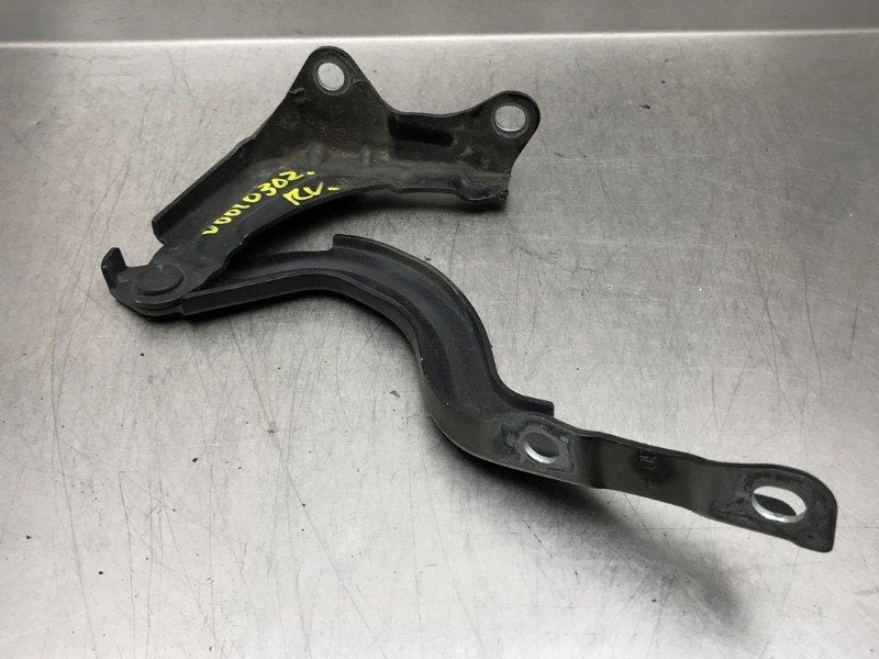CHARNIERE DE CAPOT Hyundai i30 (GDHB5) (01-2011/12-2016), Dhr. M. Roggen, Stadsweg 37 37
9917 PV  WIRDUM GR., NL, Hyundai, Utilisé