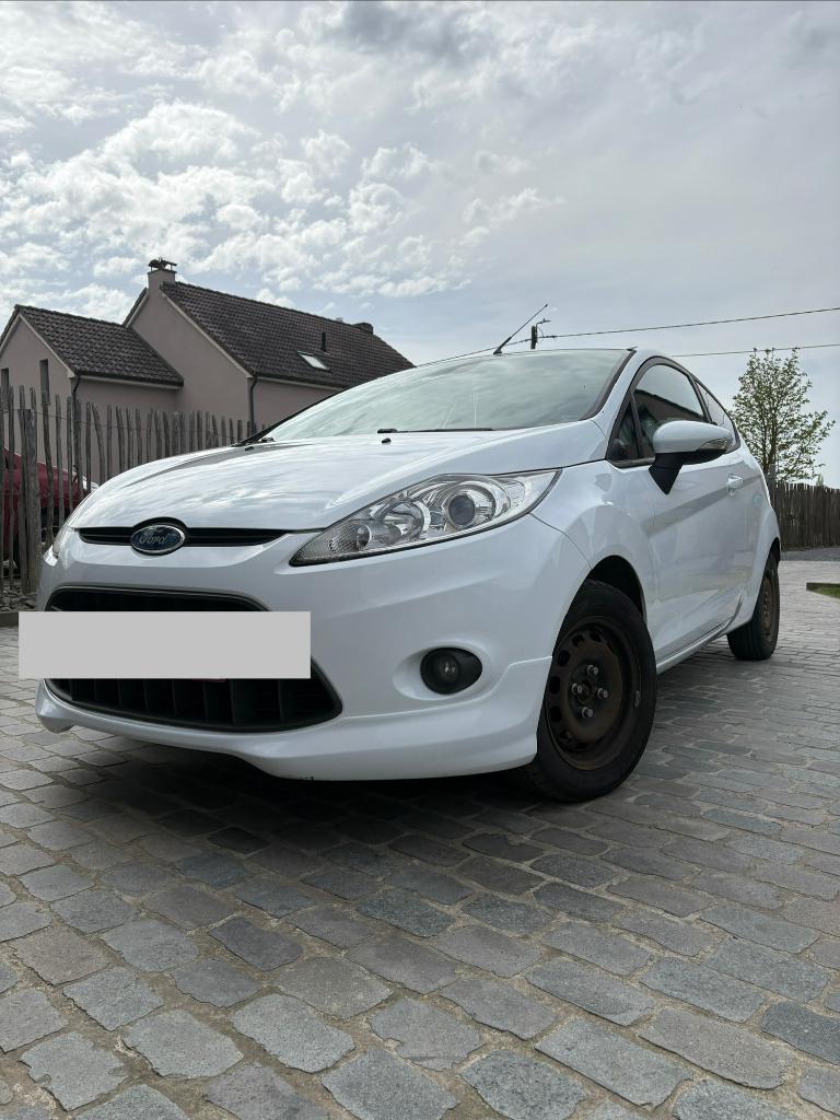 Ford Fiesta 1.6 | 2009 | 159.000 km | €4950 120 Pk, Auto's, Voorwielaandrijving, Stof, Elektrische ramen, Wit