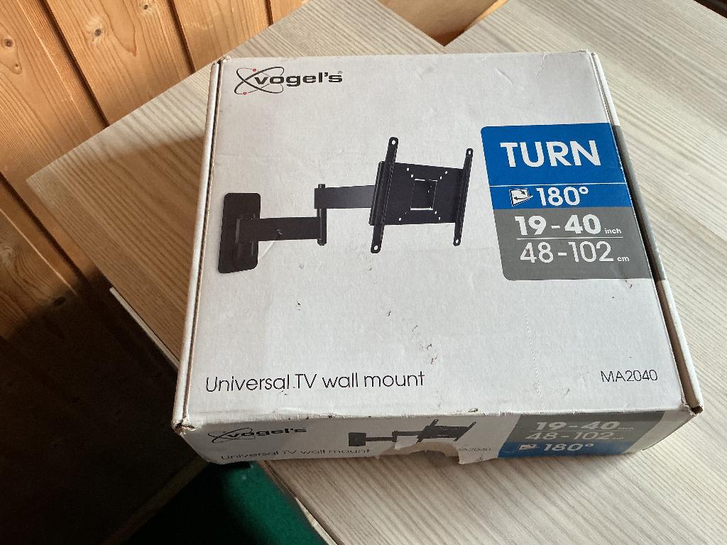 Vogel's MA 2040 TV Muurbeugel-Draaibaar (180) -19t/m 40inch, Audio, Tv en Foto, Televisies, Ophalen