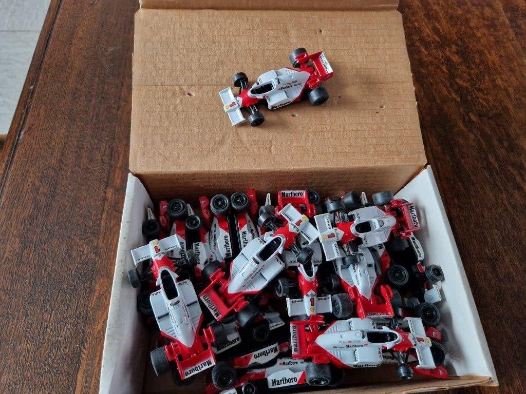 Speelgoedauto's marlboro formule 1, Ophalen of Verzenden, Auto