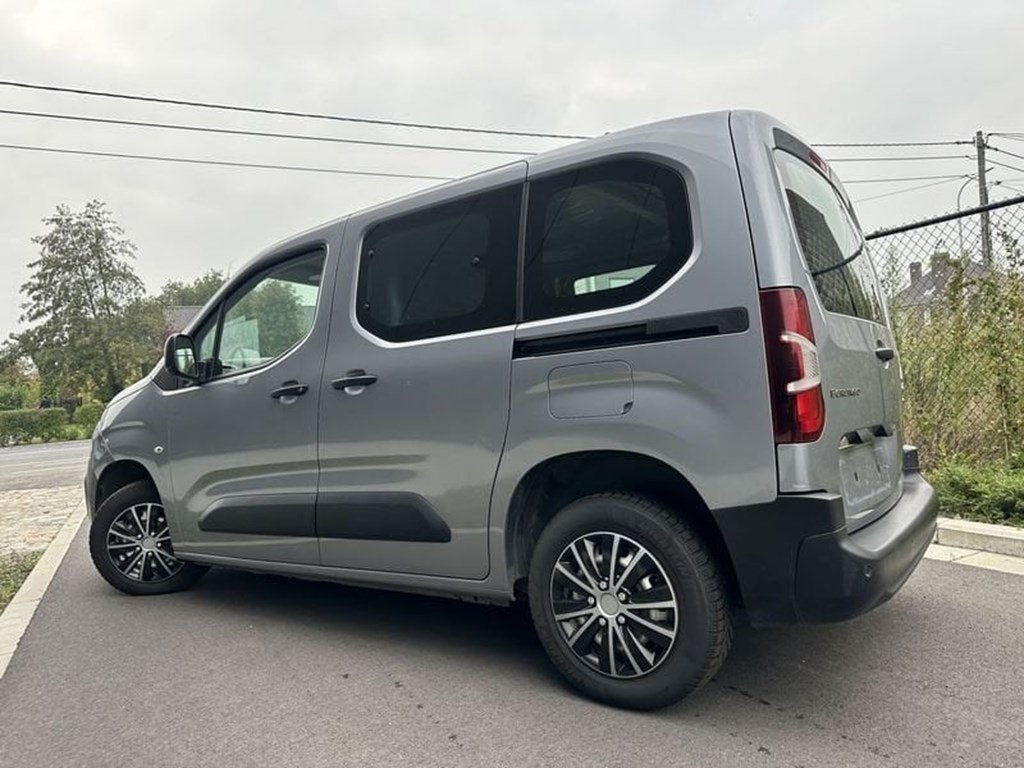 Citroen Berlingo L1 BlueHDi 2pl. lichte vracht,NAVI, 9666 +, 4 deurs, Monovolume, 2 zetels, Zilver of Grijs