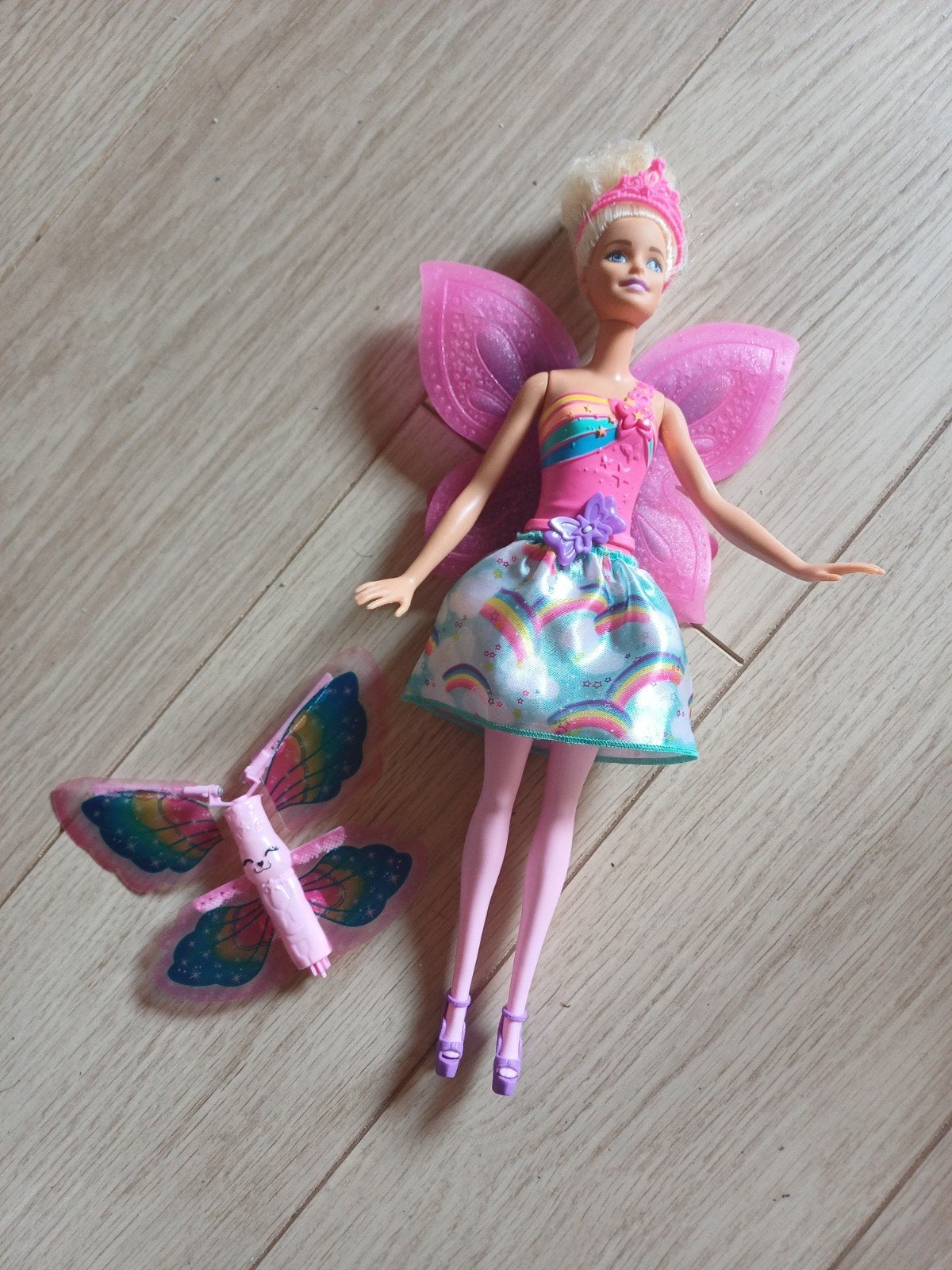 Barbie met vleugels die kunnen wegvliegen., Kinderen en Baby's, Ophalen, Zo goed als nieuw, Barbie
