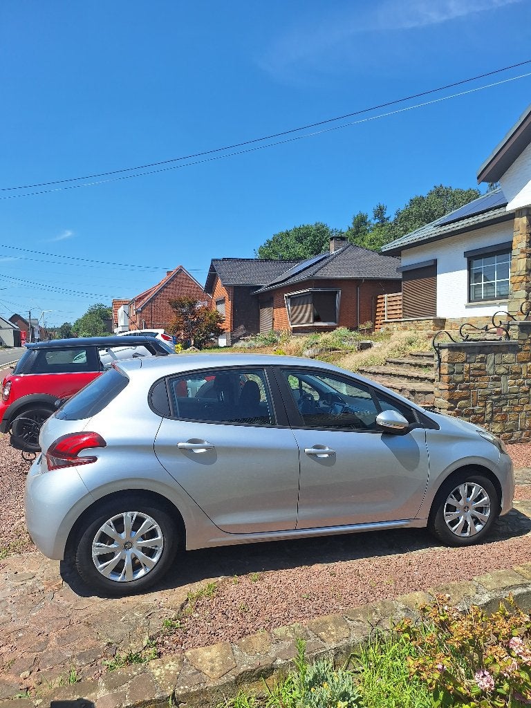 Peugeot 208 1.2 VTi 82 PK Benzine, Autos, Peugeot, Argent ou Gris, Euro 6, Noir, 5 portes