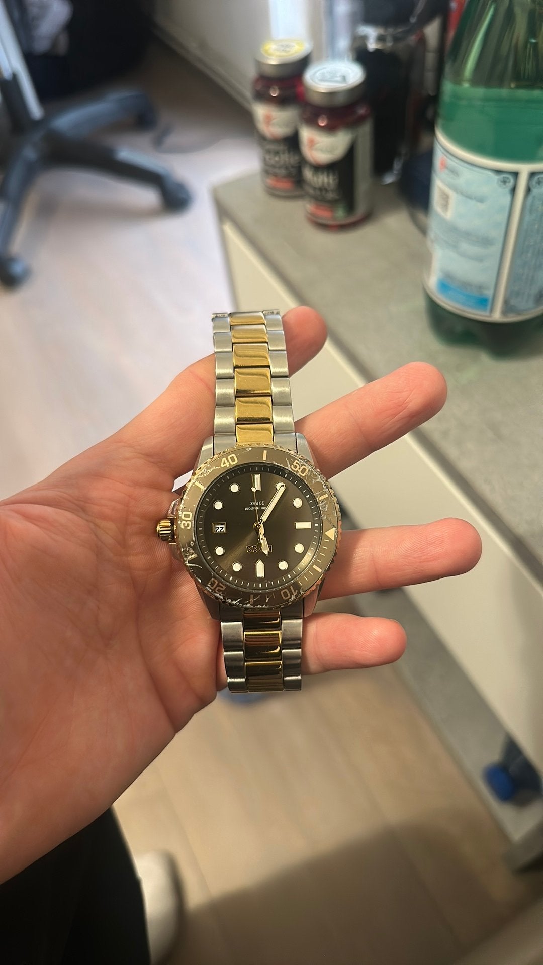 Luxury Boss Watch Damaged, Handtassen en Accessoires, Ophalen of Verzenden, Gebruikt