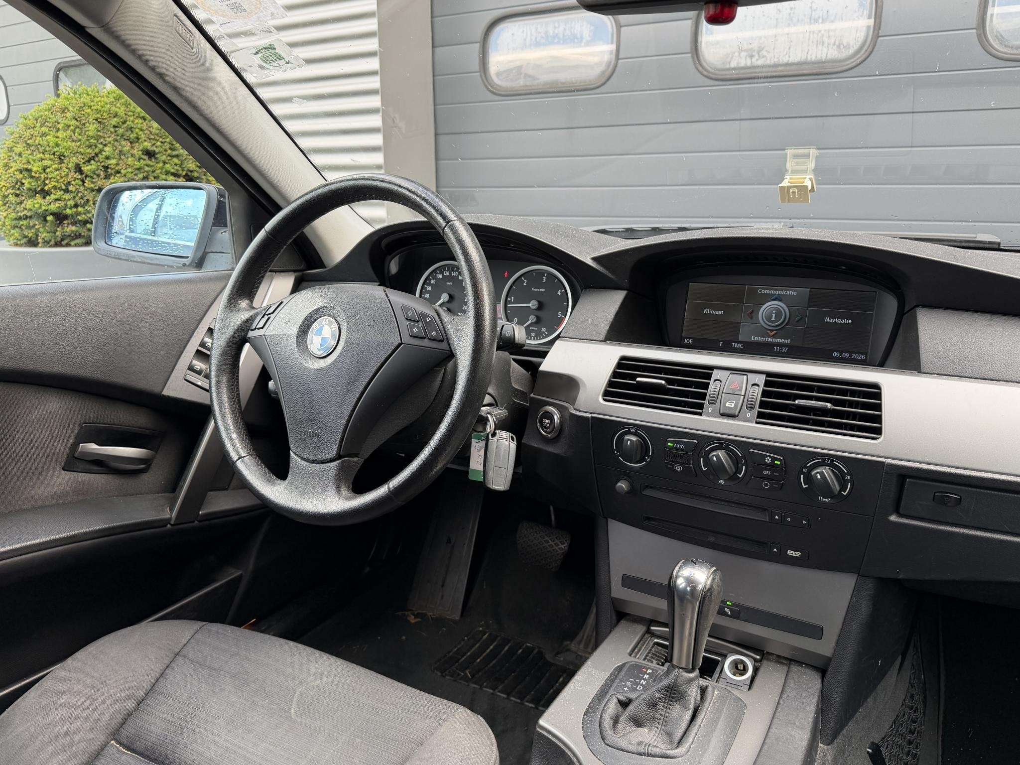 BMW 5 Serie 520d Business Line (automatique), Autos, Electronic Stability Program (ESP), 1800 kg, 4 portes, Entreprise