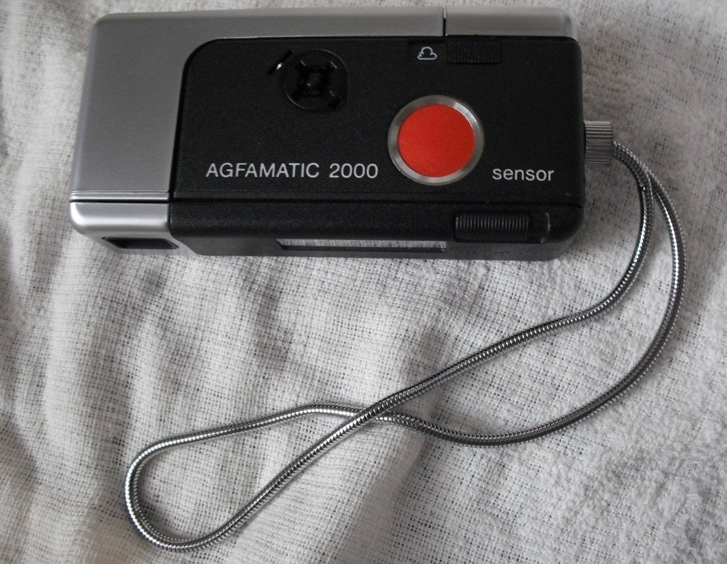 compact camera " AGFAMATIC 2000 " in zeer goede staat, Audio, Tv en Foto, Ophalen of Verzenden, Gebruikt, Compact, Overige Merken