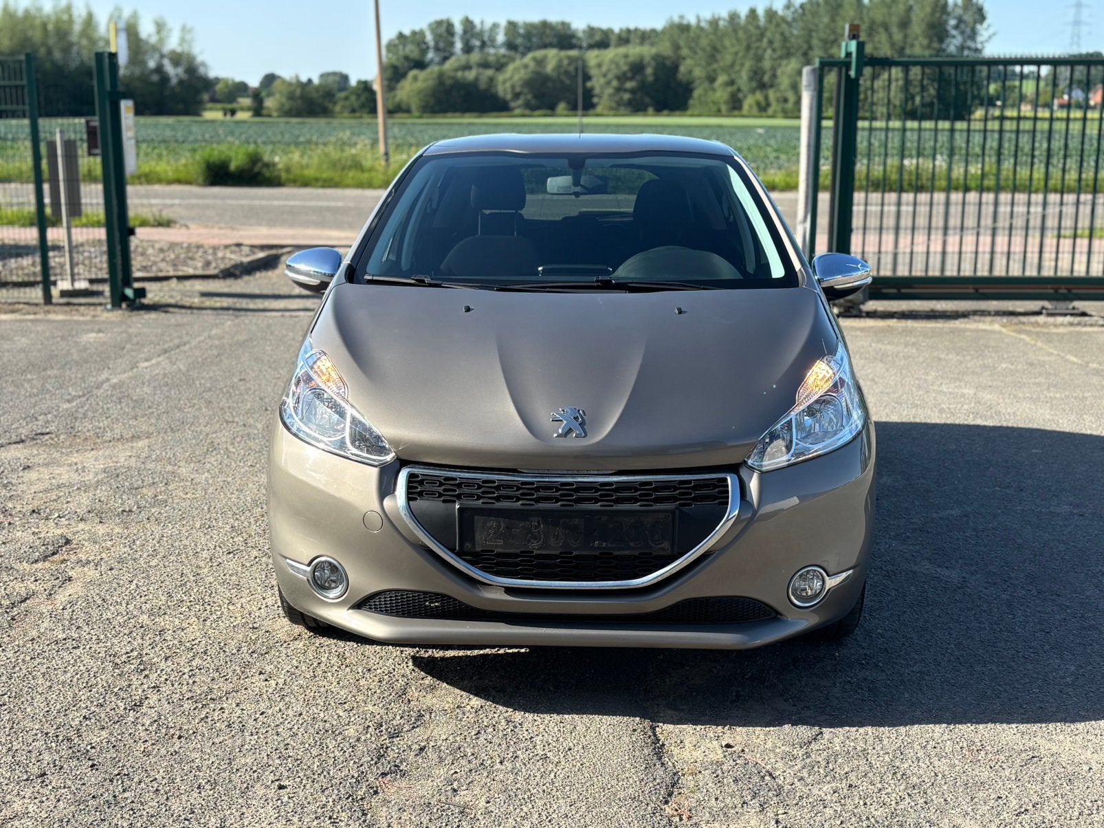 Peugeot 208 2015 1.2 essence Airco GPS  Euro 6B 90000km, Autos, Euro 5, Achat, Entreprise, Boîte manuelle
